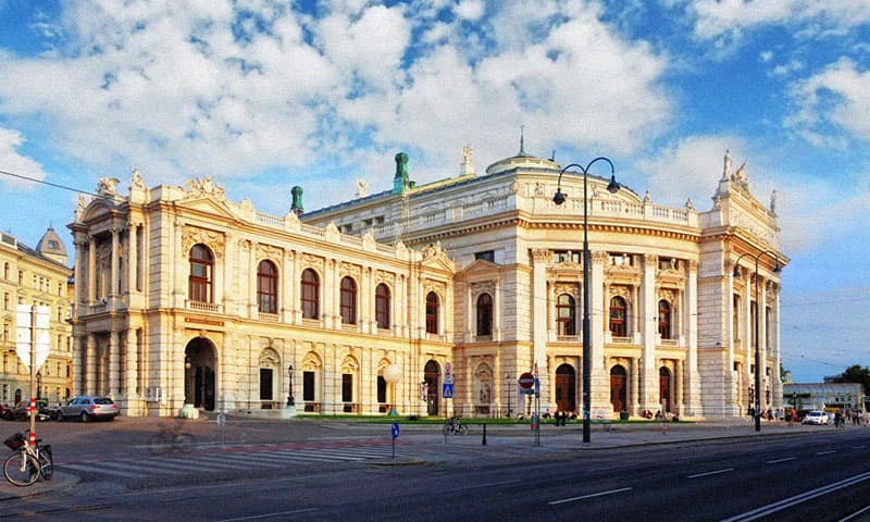 Бургтеатр в Вене