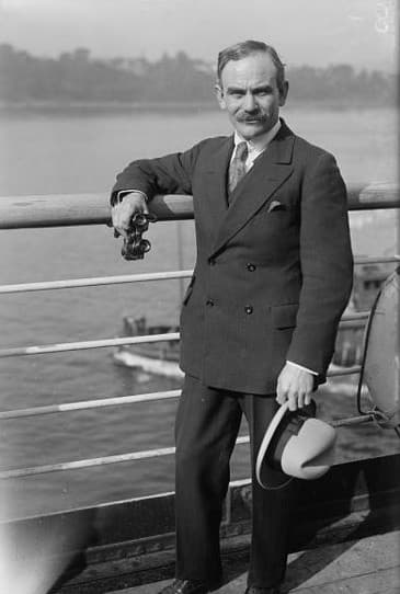 Лайонел Тертис (1876-1975)