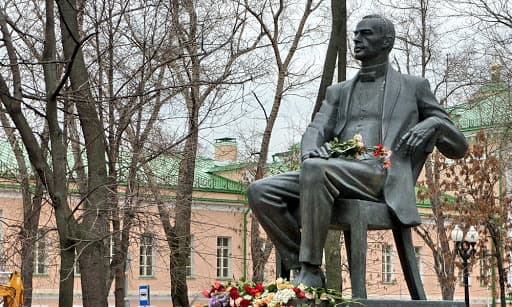 Скульптор Олег Комов. Памятник Рахманинову в Москве на Страстном бульваре